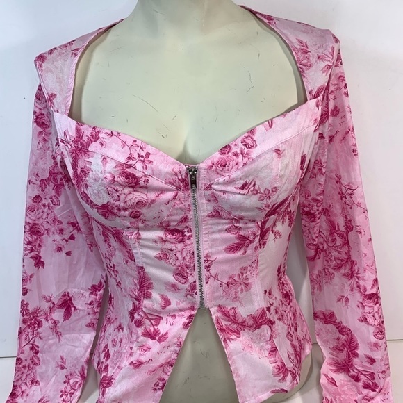 Pretty Little Thing Corestry Blouse - Picture 2 of 5